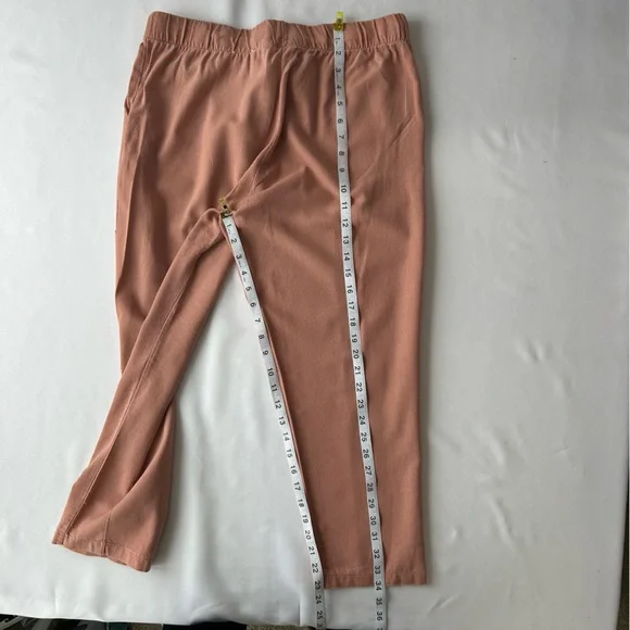 Women’s Casual Cropped Tan Pants - Picture 4 of 7